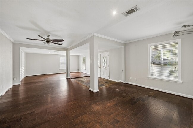 Building Photo - 6621 Westview Dr
