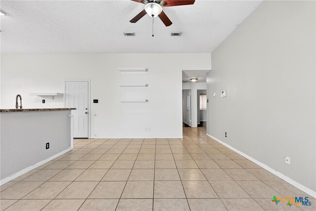 Photo - 2505 Armadillo Dr