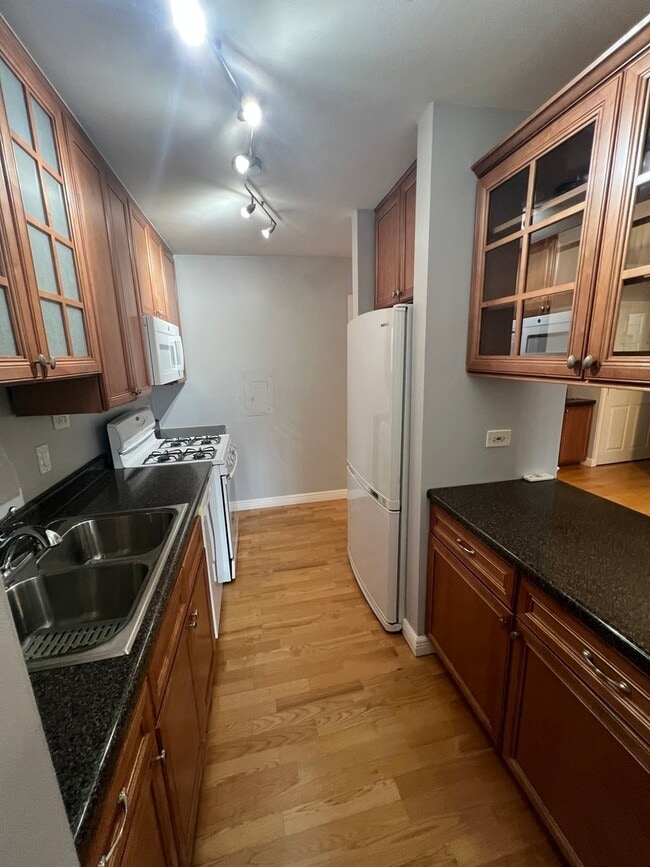 Photo - 910 W Alleghany Dr