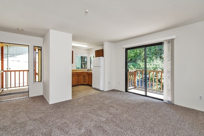 Photo - 070-03 Unit C