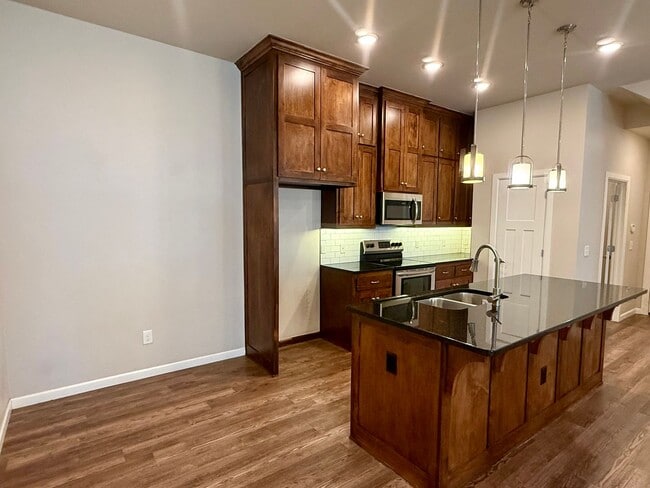 Photo - Large 3 Bed, 2 Bath in Beautifully Well-Maintained Neighborhood