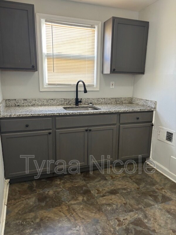 Photo - 16503 Ward Ave