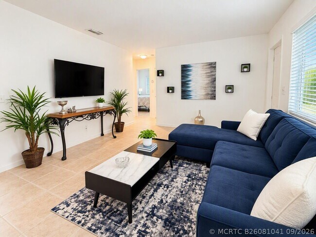 131 NE 19th Ave Unit 1-3