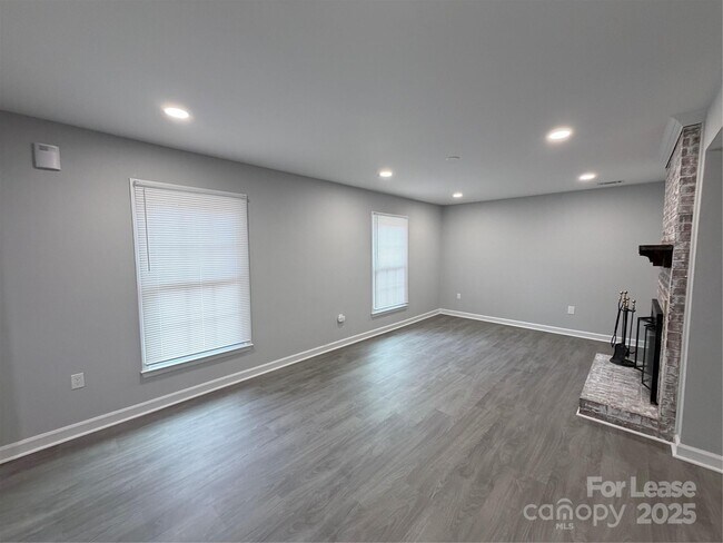 Photo - 2825 Edwin Jones Dr