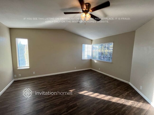 Photo - 529 Oakborough Ave