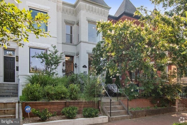 Building Photo - 443 12th St NE Rental