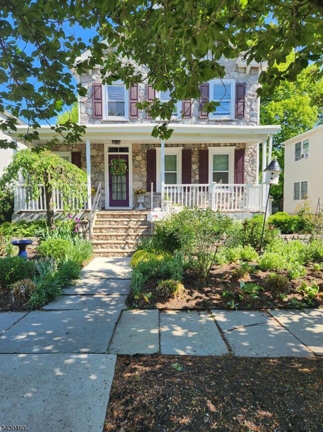 Photo - 37 Maple St