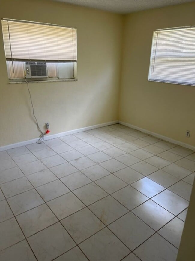 Photo - 1104 NW 5th Ave Unidad 3