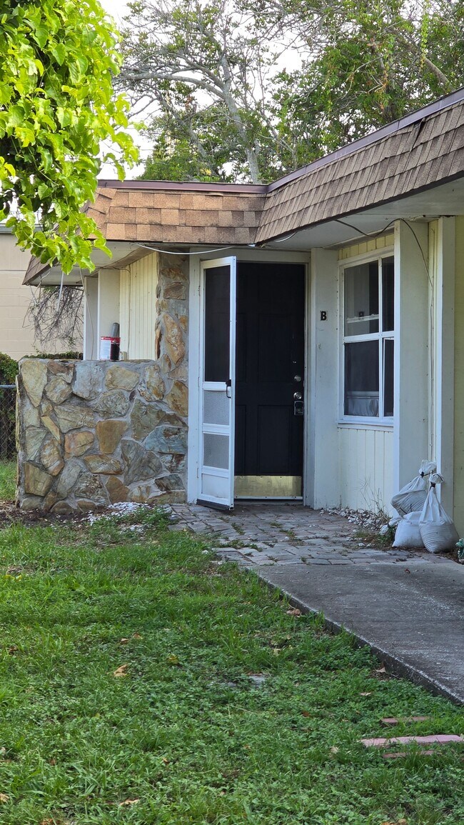 Photo - 3413 Sherwood Dr Unit Apt B