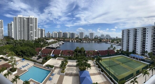 Building Photo - 3610 Yacht Club Dr Unit 1807