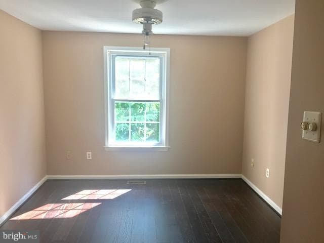 Photo - 6090 Netherton St