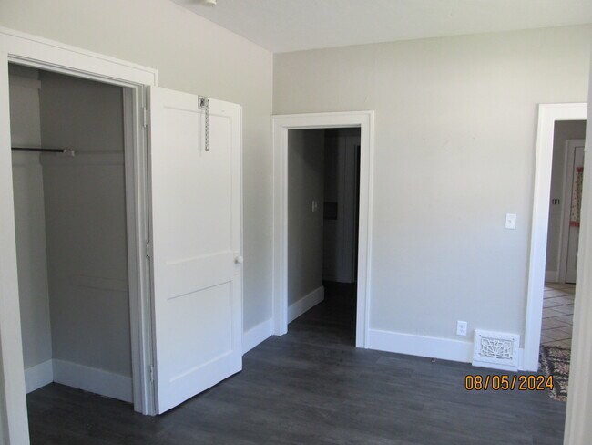 Photo - 831 Congress St