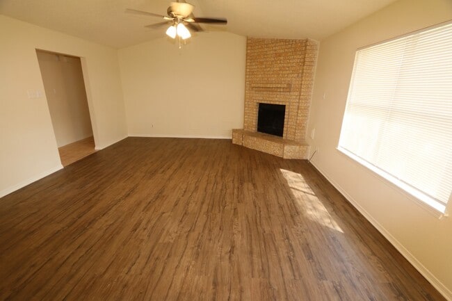 Photo - 2106 Marot Dr