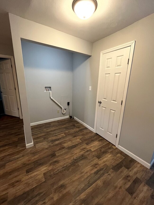 Photo - 4 bedroom 1.5 bathroom single family home