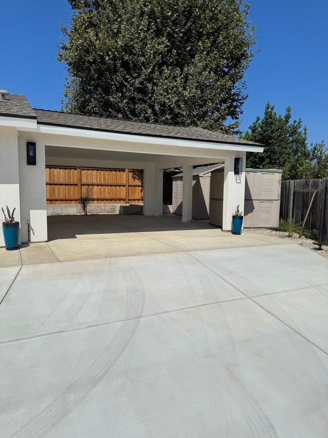 67 Newcastle Cir