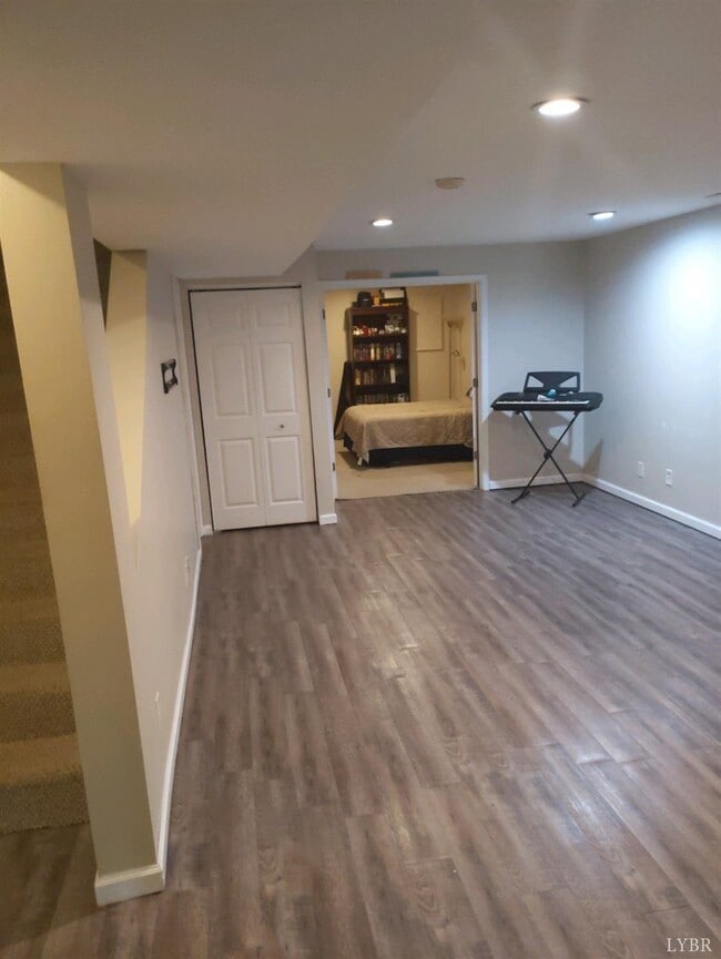 119 Wade Ln