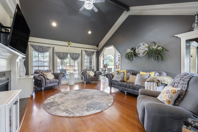 Photo - 37 Cypress Creek Dr