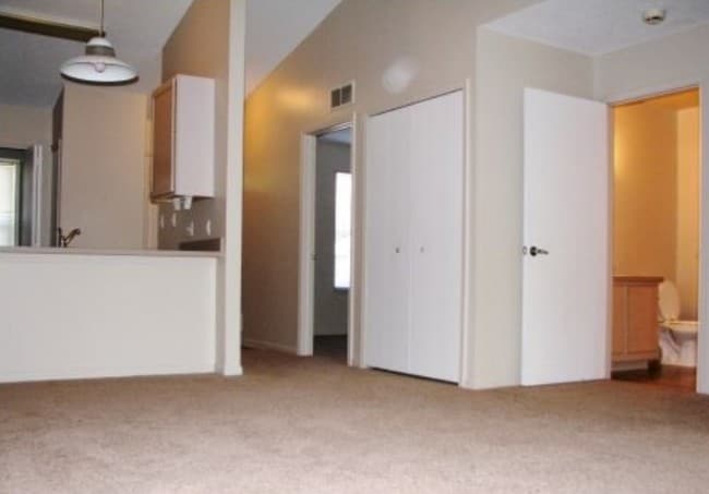 Grand Oak Tree Apartments
