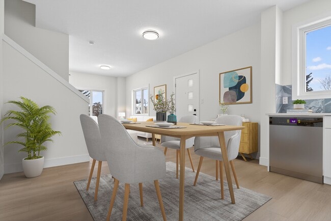 Building Photo - 15503-15599 99 Ave NW Unit 1