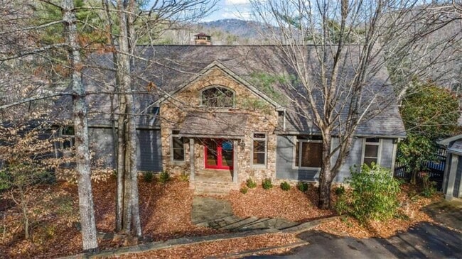 Building Photo - 339 Willow Dr