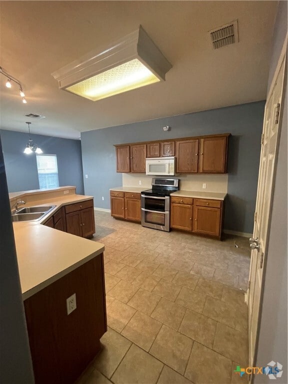 Building Photo - 101 Red Oak Ct Rental