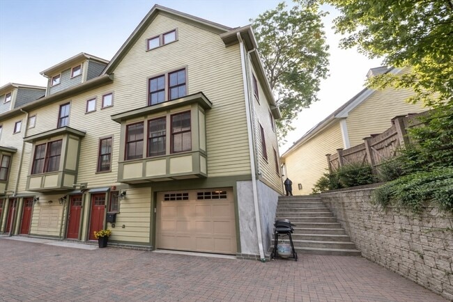 Building Photo - 27 Marcella St Unit G