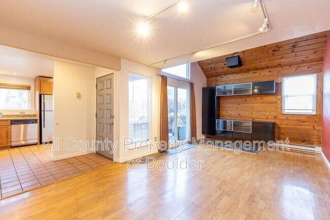 Photo - 3162 Redstone Ln Unidad C7