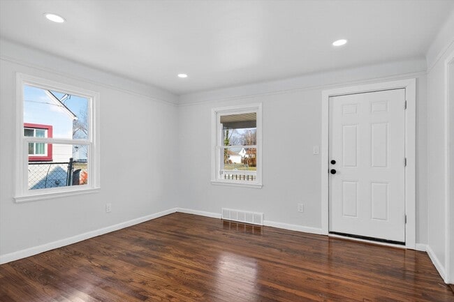 Photo - 8449 Penrod St