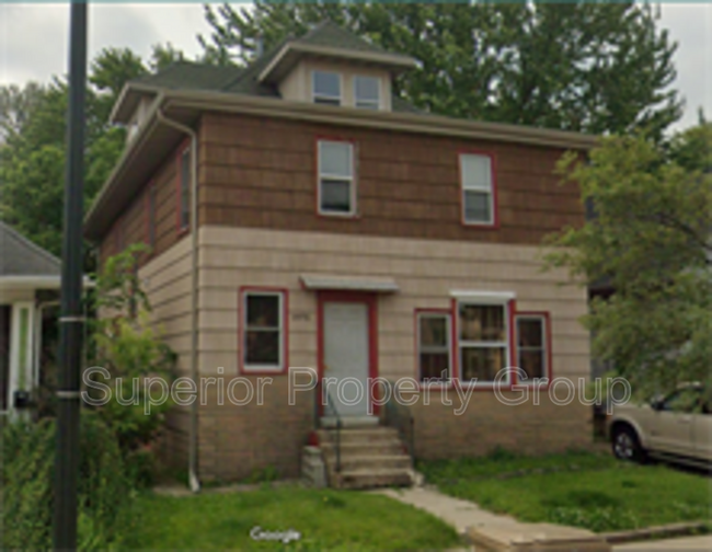 Building Photo - 1975 E Washington Ave Unit 1A Rental