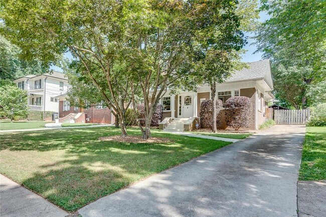 Photo - 2104 Delano Dr NE