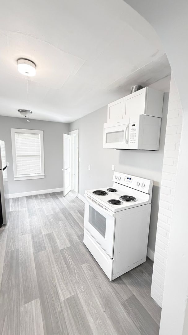 Photo - 2114 S Scott Ave