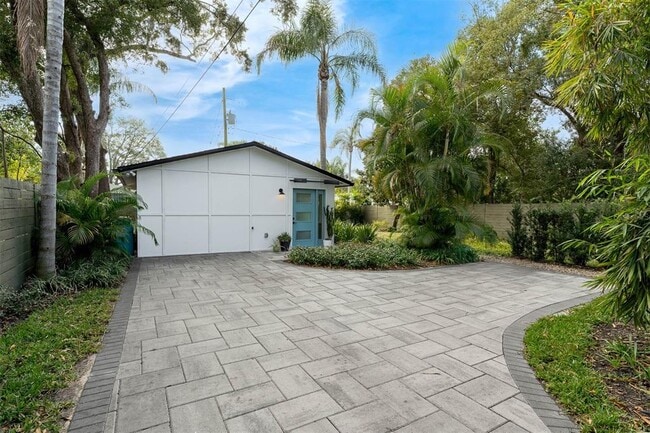 Photo - 228 E Harding St