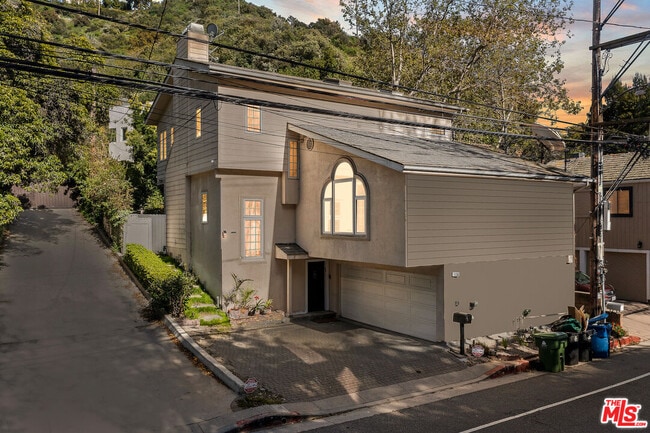 Building Photo - 1110 N Beverly Glen Blvd Rental