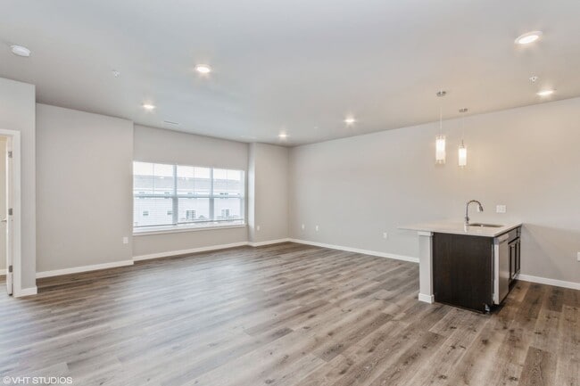 Photo - Big Ben Townhomes - 2 Bedroom/1.5 Bathroom