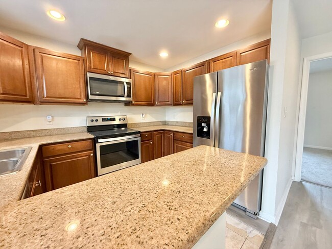 Building Photo - **4bed near MIL base- GRANITE/STAINLESS STEEL Appliances~ Roomates welcome!