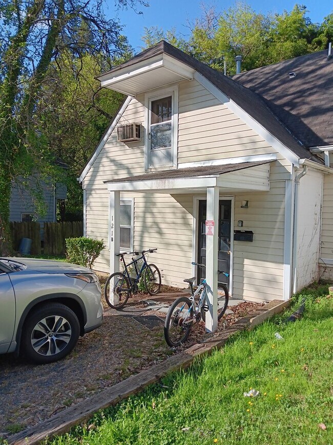 Available June 14th 2024 PERFECT for stud... Rental House Rental in