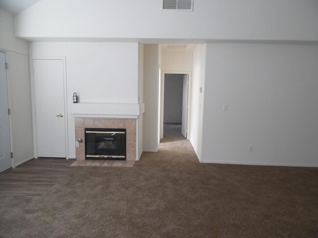 Photo - RenoAve5125W Unit 2086