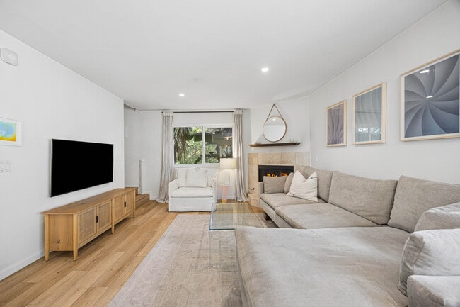 Photo - 11734 Avon Way Unit 102