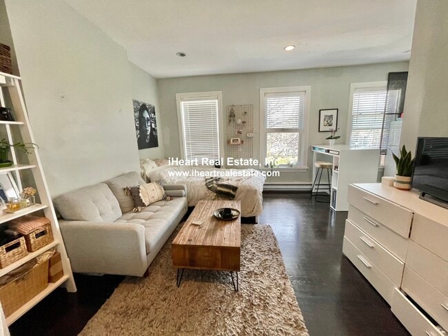 Photo - 57 Dwight St Unidad 2