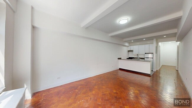 Building Photo - 160 W 73rd St Unit 2K Rental