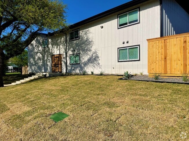 Building Photo - Hoskins 90 at Bishop Ridge Rental