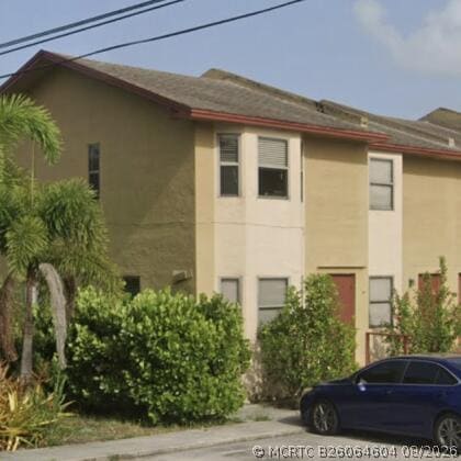 Building Photo - 2901 Ave D
