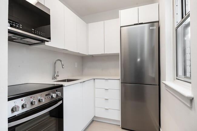 Building Photo - 1001 O'Connor Dr Unit 216