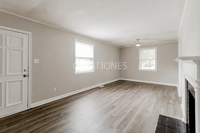 Photo - 3104 Mary Dr