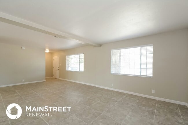 Building Photo - 4702 E Cecelia St Rental
