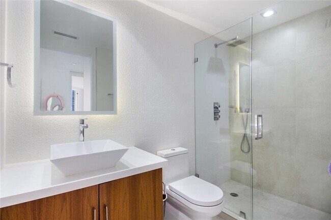 Photo - 888 Brickell Key Dr Unit 712
