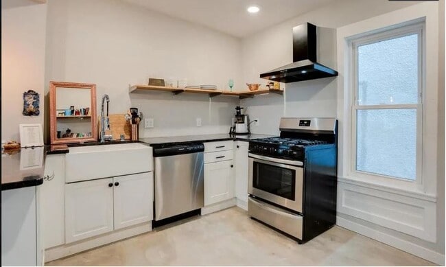 Photo - 610 Adams St NE Unit 1