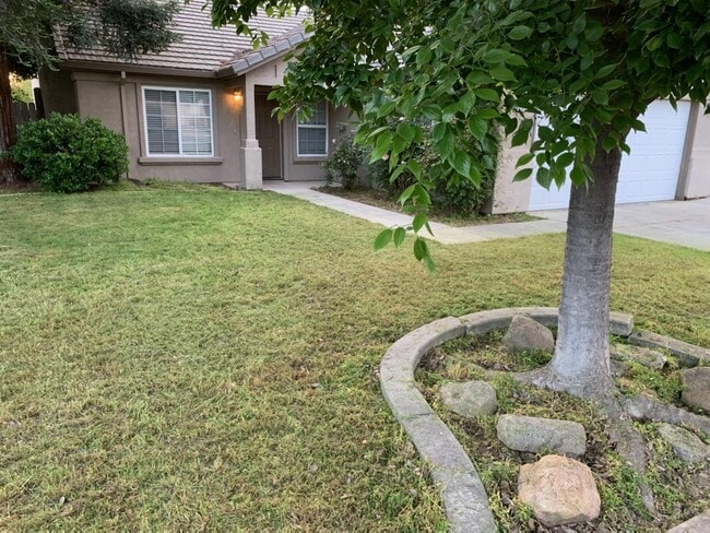 Building Photo - 4485 N Olive Ave Rental