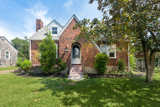 Building Photo - 2801 Alhambra Cir