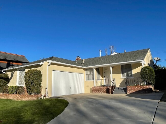 Building Photo - Pristine Original Westchester Home in North Kentwood